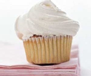 Cupcakes With Vanilla Ice Cream Frosting