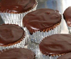 Chocolate Chili Cupcakes with a Chocolate Bourbon Glaze Recipe