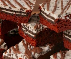 Red Velvet Cookies-and-Cream Bars