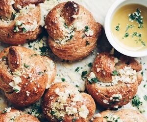 Multigrain Garlic Knots with Cannabis Herb Oil