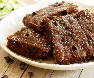 Zucchini and Walnut Brownies