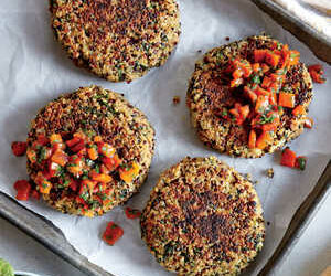 Spinach-Quinoa Cakes with Bell Pepper Relish