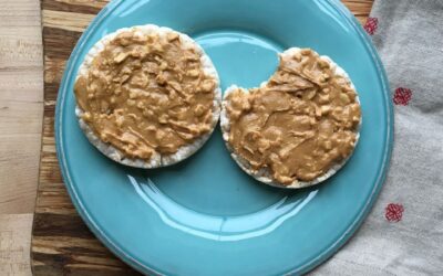 Rice Cakes with Peanut Butter