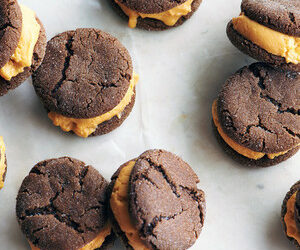 Easy Pumpkin-Gingerbread Ice Cream Sandwiches