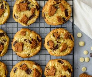 Biscoff Chocolate Chip Cookies