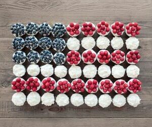 Fourth of July Cupcake Flag
