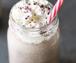 Satisfyingly Simple Cookies and Cream Shake