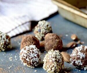 Date Cocoa and Nut Truffles