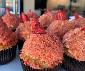 Ice Cream Truck-Style Strawberry Shortcake Cupcakes