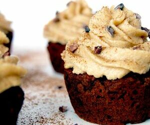 Dark Chocolate Pumpkin Cupcakes + Creamy Cashew Icing