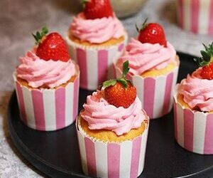 Strawberry cupcakes